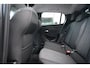 Peugeot e-208 Business | 10" HD-touchscreen met PEUGEOT i-Connect® Advanced Navigatie | 10" touchscreen met DAB+ radio en Wireless Mirror Screen (Apple CarPlay / Android Auto ) | Armsteunen portierpanelen vóór en achter in grijs Baladin