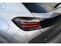 Peugeot e-208 Business | 10" HD-touchscreen met PEUGEOT i-Connect® Advanced Navigatie | 10" touchscreen met DAB+ radio en Wireless Mirror Screen (Apple CarPlay / Android Auto ) | Armsteunen portierpanelen vóór en achter in grijs Baladin