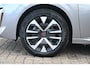 Peugeot e-208 Business | 10" HD-touchscreen met PEUGEOT i-Connect® Advanced Navigatie | 10" touchscreen met DAB+ radio en Wireless Mirror Screen (Apple CarPlay / Android Auto ) | Armsteunen portierpanelen vóór en achter in grijs Baladin