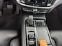 Volvo V60 T6 Recharge R-Design | 19" | Lederen bekleding | Keyless | Elektr. Achterklep | Navigatie |
