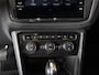 Volkswagen Tiguan 1.5 TSI ACT R-Line Highline / 150pk / Panorama dak / Trekhaak / NAP / Stoelverwarming / Voorruit verwarming /