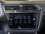 Volkswagen Tiguan 1.5 TSI ACT R-Line Highline / 150pk / Panorama dak / Trekhaak / NAP / Stoelverwarming / Voorruit verwarming /