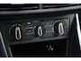 Volkswagen Polo 1.0 TSI Life Virtual 16 inch LMV Parkeersensor Carplay & Android Navigatie Adaptive Cruise Donkere Ramen