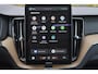 Volvo XC60 T6 Recharge AWD Ultra Dark - Panorama/schuifdak - Luchtvering - IntelliSafe Assist & Surround - 360º Camera - Harman Kardon audio - Adaptieve LED koplampen - Verwarmde voorstoelen, stuur & achterbank - Parkeersensoren voor & achter - Elektr. bedienb. voorstoelen met geheugen - Head up display - Draadloze tel. lader - Extra getint glas - Inklapbare trekhaak - 20'' LMV