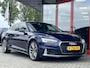 Audi A5 Sportback 40 TFSI S edition | Trekhaak Wegklapbaar | Adaptieve Cruise Control | Navigatie | Sportstoelen | Achteruitrijcamera | DAB | Stoelverwarming | Metallic Lak | Elektrische Achterklep |