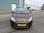 Ford Ka 1.2i Cool & Sound start/stop 70 PK. Zuinige en zeer mooie auto van de tweede eigenaar !!! Alle keuringen toegestaan !!