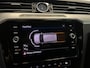 Volkswagen Passat Variant 1.5 TSI 3x R-line | TREKHAAK | LEDER | 1e-EIG |