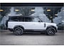 Land Rover Defender 130 3.0 P400 130 X-Dynamic SE 8-p ** Panodak ** Trekhaak ** Meridian ** Treeplanken ** URBAN ** Memory ** 23 inch ** Ventilatie