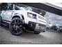 Land Rover Defender 130 3.0 P400 130 X-Dynamic SE 8-p ** Panodak ** Trekhaak ** Meridian ** Treeplanken ** URBAN ** Memory ** 23 inch ** Ventilatie
