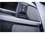 Land Rover Defender 130 3.0 P400 130 X-Dynamic SE 8-p ** Panodak ** Trekhaak ** Meridian ** Treeplanken ** URBAN ** Memory ** 23 inch ** Ventilatie