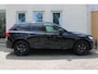 Volvo XC60 T8 Plug-in hybr. AWD Ultra Black Edit. Executive | Actieve Luchtvering met FOUR-C | Extra getint glas achter | Nappa leder met ventilatie | Google Maps Navigatie | Visual Park Assist | Bowers & Wilkins audiosysteem | Massagefunctie voorstoelen | 21" 5-V Spaaks Glossy Black / Diamond Cut velgen met 255/40 R21 banden