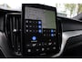 Volvo XC60 T8 Plug-in hybr. AWD Ultra Black Edit. Executive | Actieve Luchtvering met FOUR-C | Extra getint glas achter | Nappa leder met ventilatie | Google Maps Navigatie | Visual Park Assist | Bowers & Wilkins audiosysteem | Massagefunctie voorstoelen | 21" 5-V Spaaks Glossy Black / Diamond Cut velgen met 255/40 R21 banden