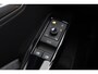 Volkswagen ID.3 Pro 59 kWh 204PK / 150kW, elektrisch verstelbare ErgoActive bestuurdersstoel met geheugen- en massagefunctie, achteruitrijcamera (Rear View), navigatie 19" 'Wellington' LMV, keyless entry, adaptieve cruise control (ACC) met Travel Assist, privacy glas, parkeerassistent (Park Assist), verwarmbare voorstoelen, verwarmbaar multifunctioneel lederen stuurwiel, draadloze telefoonlader, Android Auto & Apple Carplay etc.