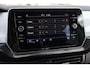 Volkswagen T-Cross 1.0 TSI Life Edition 60 maanden / 100.000km garantie, achteruitrijcamera (Rear View), privacy glas, 16" 'Zurich' LMV, verwarmbare voorstoelen, climatronic, draadloos Apple Carplay & Android Auto, draadloze telefoonlader, adaptieve cruise control (ACC), multifunctioneel lederen stuurwiel, ambiente verlichting, regensensor, LED koplampen, elektrisch verstel-, verwarm- en inklapbare buitenspiegels, parkeersensoren voor en achter (PDC) etc.