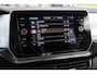 Volkswagen T-Cross 1.0 TSI Life Edition 60 maanden / 100.000km garantie, achteruitrijcamera (Rear View), privacy glas, 16" 'Zurich' LMV, verwarmbare voorstoelen, climatronic, draadloos Apple Carplay & Android Auto, draadloze telefoonlader, adaptieve cruise control (ACC), multifunctioneel lederen stuurwiel, ambiente verlichting, regensensor, LED koplampen, elektrisch verstel-, verwarm- en inklapbare buitenspiegels, parkeersensoren voor en achter (PDC) etc.