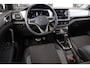 Volkswagen T-Cross 1.0 TSI Life Edition 60 maanden / 100.000km garantie, achteruitrijcamera (Rear View), privacy glas, 16" 'Zurich' LMV, verwarmbare voorstoelen, climatronic, draadloos Apple Carplay & Android Auto, draadloze telefoonlader, adaptieve cruise control (ACC), multifunctioneel lederen stuurwiel, ambiente verlichting, regensensor, LED koplampen, elektrisch verstel-, verwarm- en inklapbare buitenspiegels, parkeersensoren voor en achter (PDC) etc.