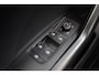 Volkswagen T-Cross 1.0 TSI Life Edition 60 maanden / 100.000km garantie, achteruitrijcamera (Rear View), privacy glas, 16" 'Zurich' LMV, verwarmbare voorstoelen, climatronic, draadloos Apple Carplay & Android Auto, draadloze telefoonlader, adaptieve cruise control (ACC), multifunctioneel lederen stuurwiel, ambiente verlichting, regensensor, LED koplampen, elektrisch verstel-, verwarm- en inklapbare buitenspiegels, parkeersensoren voor en achter (PDC) etc.