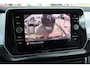 Volkswagen T-Cross 1.0 TSI Life Edition 60 maanden / 100.000km garantie, achteruitrijcamera (Rear View), privacy glas, 16" 'Zurich' LMV, verwarmbare voorstoelen, climatronic, draadloos Apple Carplay & Android Auto, draadloze telefoonlader, adaptieve cruise control (ACC), multifunctioneel lederen stuurwiel, ambiente verlichting, regensensor, LED koplampen, elektrisch verstel-, verwarm- en inklapbare buitenspiegels, parkeersensoren voor en achter (PDC) etc.