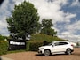 BMW X1 sDrive18i | Handbak | Uniek | PearlWeiss | Leer | Nav | All-black! | Privacy glass