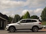 BMW X1 sDrive18i | Handbak | Uniek | PearlWeiss | Leer | Nav | All-black! | Privacy glass