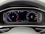 Volkswagen T-Roc 1.5 TSI 150pk DSG R-Line | Trekhaak | Camera | Keyless | Elek. Achterklep | Dode hoek | Rijklaar incl. 1 jaar Bovag garantie