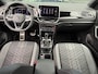 Volkswagen T-Roc 1.5 TSI 150pk DSG R-Line | Trekhaak | Camera | Keyless | Elek. Achterklep | Dode hoek | Rijklaar incl. 1 jaar Bovag garantie