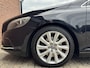 Volvo V40 1.6 T4 MOMENTUM | NL-AUTO! | DEALER OH! | NAVI!