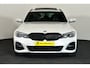 BMW 3-Serie 330e M-Sport Panorama / Opendak / Pilot assist / Harmankardon / HUD