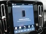 Volvo XC40 Recharge Ultimate 69 kWh 232pk Dealer O.H | Trekhaak Af Fabriek | Panodak | 360 Camera | Adaptive Cruise | Harman / Kardon | Alcantara Sportstoelen Memory & Verwarmd | BLIS | Keyless | Apple Carplay | Pilot Assist | Stuurverwarming | Google Assistant & Maps | Navigatie | DAB | 19"L.M |