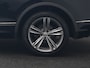 Volkswagen Tiguan 1.4 TSI 4Motion R Line 150pk | Trekhaak Af Fabriek | 360 Camera | Head Up | Adaptive Cruise | Lederen Sporstoelen Memory & Verwarmd | BLIS | Virtual | Navigatie | DAB | 19"L.M |