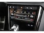 Volkswagen T-Roc 1.5 TSI 150pk DSG R-Line Business+ Black Style Trekhaak Camera Beats Stoelverwarming LED Navigatie