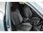 Volkswagen T-Roc 1.5 TSI 150pk DSG R-Line Business+ Black Style Trekhaak Camera Beats Stoelverwarming LED Navigatie