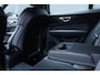 Volvo V60 T6 Plug-in hybrid AWD Plus Dark | Trekhaak | Verwarmbare voorstoelen+stuurwiel+achterbank | Rondom zichtcamera | Premium audio by Harman Kardon | Verwarmbare voorruit | 19 inch Lichtmetalen velgen