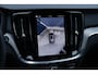Volvo V60 T6 Plug-in hybrid AWD Plus Dark | Trekhaak | Verwarmbare voorstoelen+stuurwiel+achterbank | Rondom zichtcamera | Premium audio by Harman Kardon | Verwarmbare voorruit | 19 inch Lichtmetalen velgen
