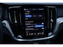 Volvo V60 T6 Plug-in hybrid AWD Plus Dark | Trekhaak | Verwarmbare voorstoelen+stuurwiel+achterbank | Rondom zichtcamera | Premium audio by Harman Kardon | Verwarmbare voorruit | 19 inch Lichtmetalen velgen