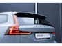 Volvo V60 T6 Plug-in hybrid AWD Plus Dark | Trekhaak | Verwarmbare voorstoelen+stuurwiel+achterbank | Rondom zichtcamera | Premium audio by Harman Kardon | Verwarmbare voorruit | 19 inch Lichtmetalen velgen