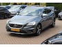 Volvo V40 2.0 D2 Inscription R-Design / Camera / Leder&Alcantara / Keyless / 17'' / Dodehoek / Getint glas / Stoelverwarming / Cruise Control