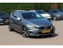 Volvo V40 2.0 D2 Inscription R-Design / Camera / Leder&Alcantara / Keyless / 17'' / Dodehoek / Getint glas / Stoelverwarming / Cruise Control