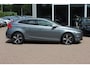 Volvo V40 2.0 D2 Inscription R-Design / Camera / Leder&Alcantara / Keyless / 17'' / Dodehoek / Getint glas / Stoelverwarming / Cruise Control