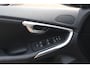 Volvo V40 2.0 D2 Inscription R-Design / Camera / Leder&Alcantara / Keyless / 17'' / Dodehoek / Getint glas / Stoelverwarming / Cruise Control