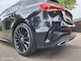 Mercedes-Benz A-klasse 200 AMG Line NL-Auto ! BTW-Auto ! Panoramadak, 19" LM-velgen, Cruise-Control, Climate-Control, Led, Verwarmde voorstoelen.