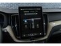 Volvo XC60 2.0 T6 Plug-in hybrid AWD Ultra Dark | Panoramadak | Luchtvering |  Camera | Harman Kardon Audio  | Elektrische stoelen met geheugen | Stoel en stuurwielverwarming | Trekhaak | Elektrische Achterklep | Parkeersensoren