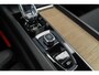 Volvo XC60 2.0 T6 Plug-in hybrid AWD Ultra Dark | Panoramadak | Luchtvering |  Camera | Harman Kardon Audio  | Elektrische stoelen met geheugen | Stoel en stuurwielverwarming | Trekhaak | Elektrische Achterklep | Parkeersensoren