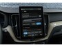 Volvo XC60 2.0 T6 Plug-in hybrid AWD Ultra Dark | Panoramadak | Luchtvering |  Camera | Harman Kardon Audio  | Elektrische stoelen met geheugen | Stoel en stuurwielverwarming | Trekhaak | Elektrische Achterklep | Parkeersensoren