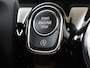 Mercedes-Benz A-klasse 180 AMG Line Panoramadak / Keyless Entry / Parkeercamera / Stoelverwarming /