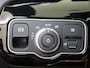 Mercedes-Benz A-klasse 180 AMG Line Panoramadak / Keyless Entry / Parkeercamera / Stoelverwarming /