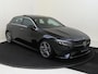 Mercedes-Benz A-klasse 180 AMG Line Panoramadak / Keyless Entry / Parkeercamera / Stoelverwarming /