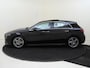 Mercedes-Benz A-klasse 180 AMG Line Panoramadak / Keyless Entry / Parkeercamera / Stoelverwarming /