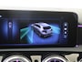 Mercedes-Benz A-klasse 180 AMG Line Panoramadak / Keyless Entry / Parkeercamera / Stoelverwarming /