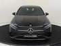 Mercedes-Benz A-klasse 180 AMG Line Panoramadak / Keyless Entry / Parkeercamera / Stoelverwarming /